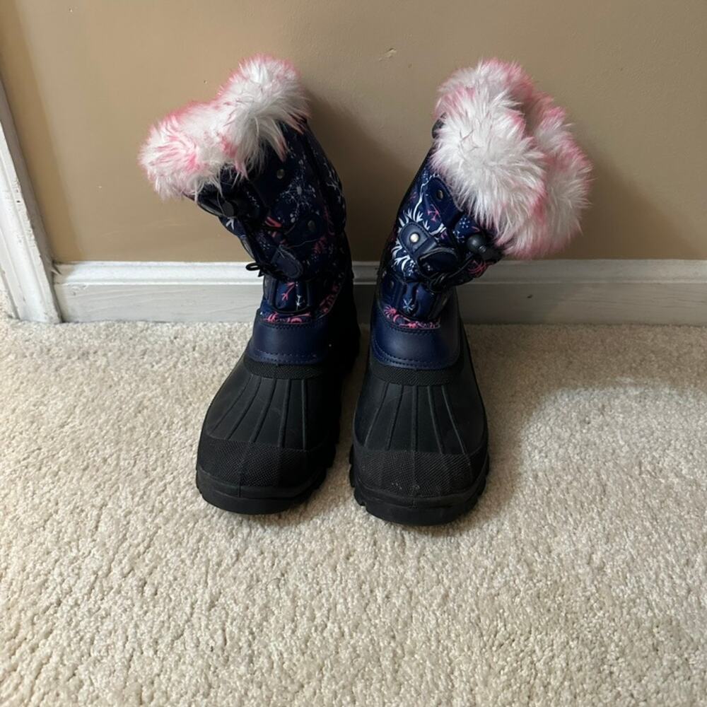 Thinsulate 3M KSNOW snow boots size 6 Dream Pairs